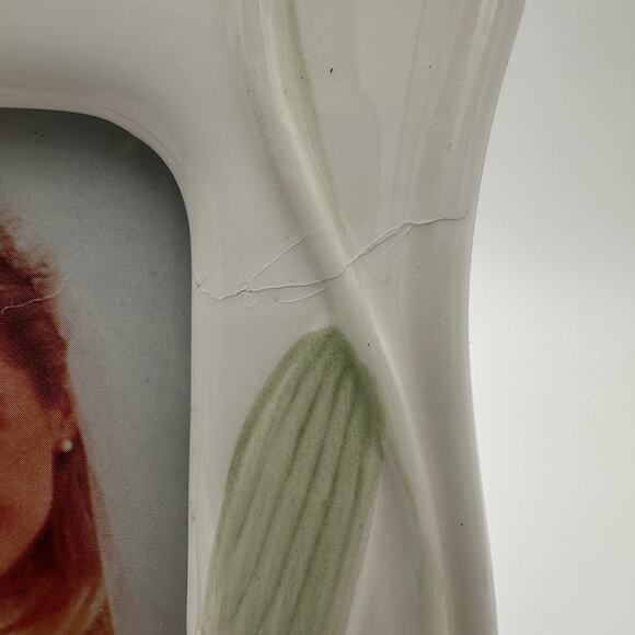 Vintage Picture Frame 3"x5" Ceramic, Tabletop Frame Pink, White, Green 1980s - Picture 5 of 8